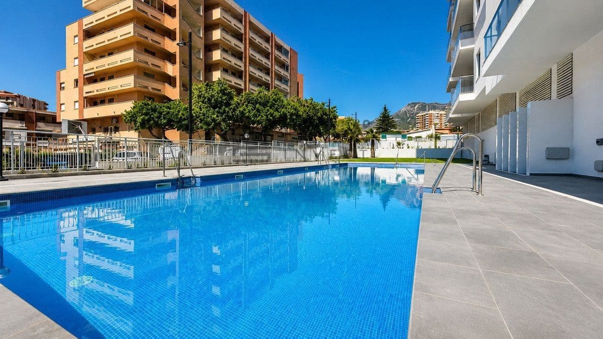 3 bedroom Flat for sale in Benalmadena Costa with pool garage - € 590,000 (Ref: 9868048)