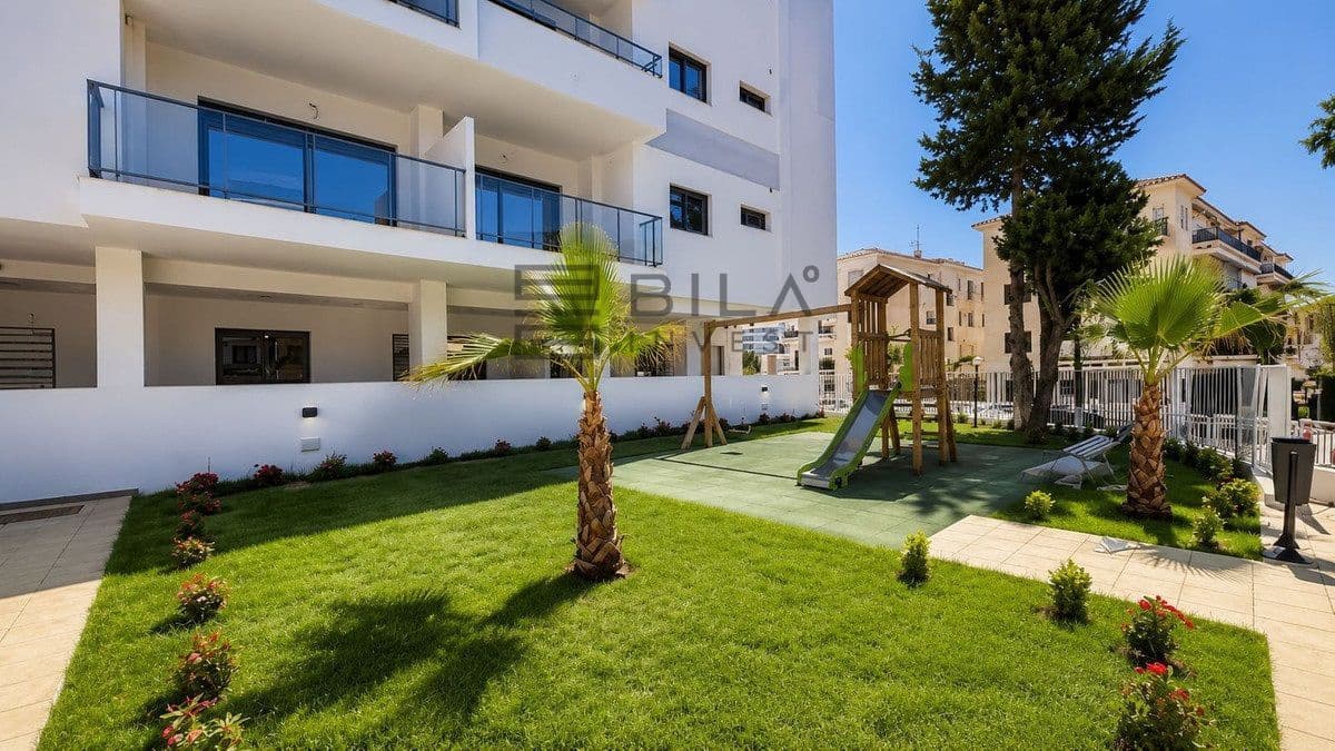 3 bedroom Flat for sale in Benalmadena Costa with pool garage - € 590,000 (Ref: 9868048)