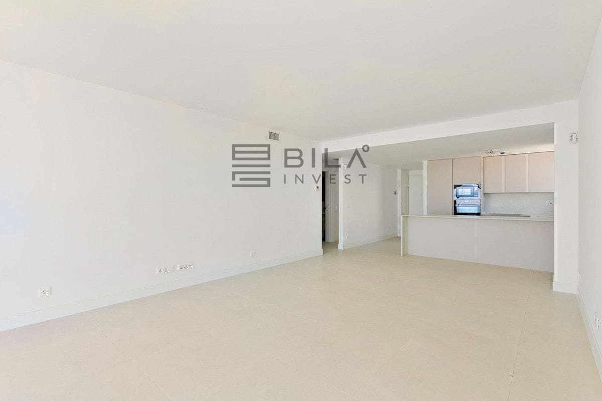 2 bedroom Flat for sale in Fuengirola with pool garage - € 679,000 (Ref: 9868051)