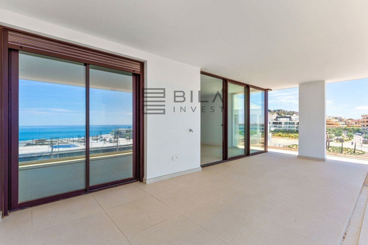 2 bedroom Flat for sale in Fuengirola with pool garage - € 679,000 (Ref: 9868051)