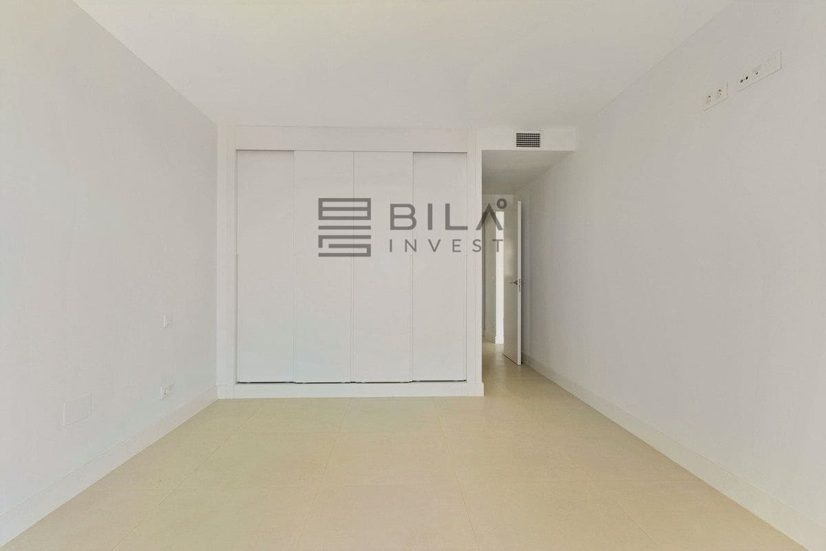 2 bedroom Flat for sale in Fuengirola with pool garage - € 679,000 (Ref: 9868051)