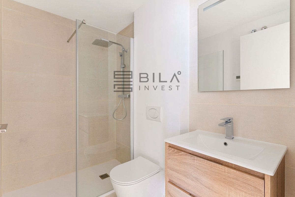2 bedroom Flat for sale in Fuengirola with pool garage - € 679,000 (Ref: 9868051)