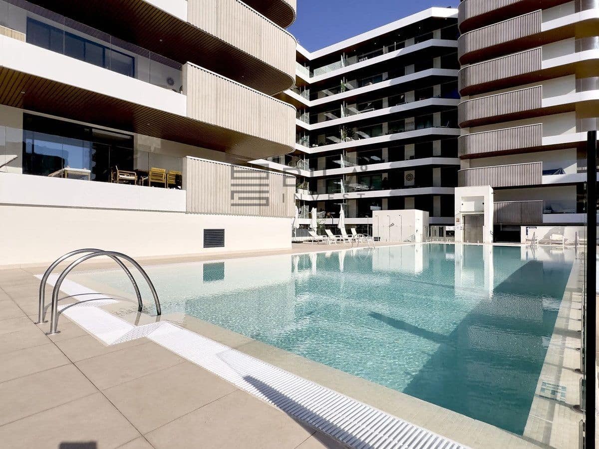 2 bedroom Flat for sale in Fuengirola with pool garage - € 719,000 (Ref: 9868052)