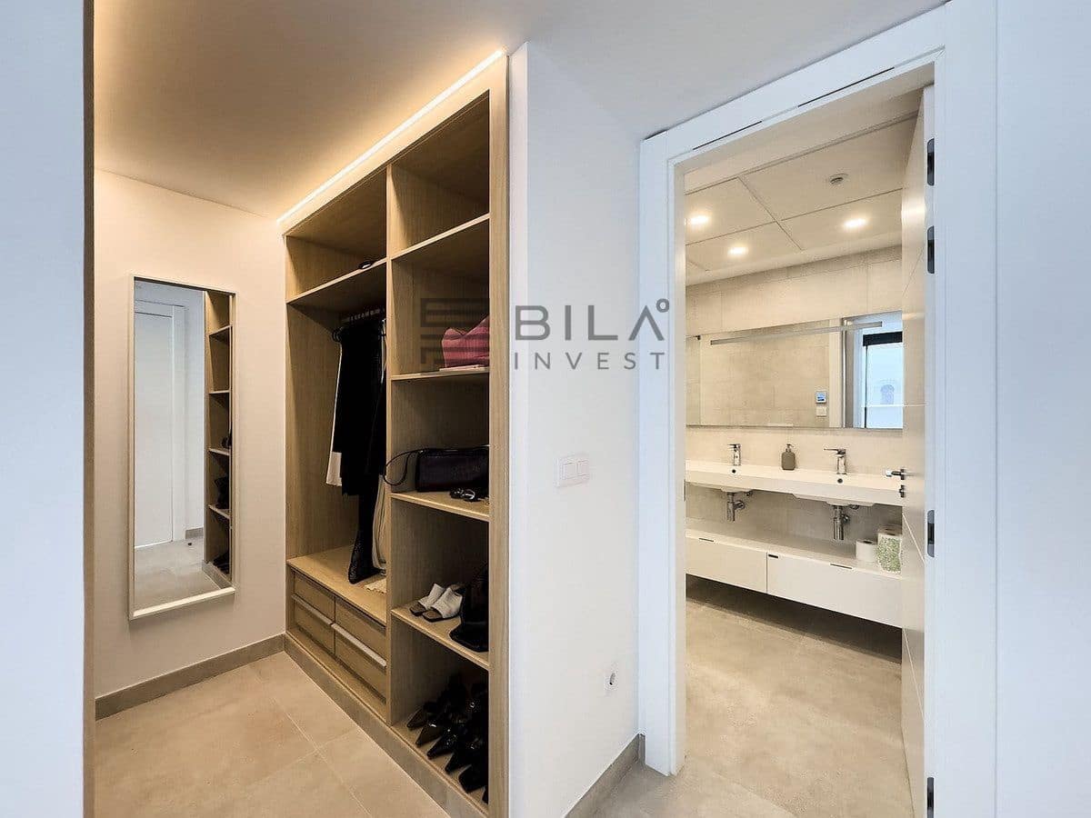 2 bedroom Flat for sale in Fuengirola with pool garage - € 719,000 (Ref: 9868052)