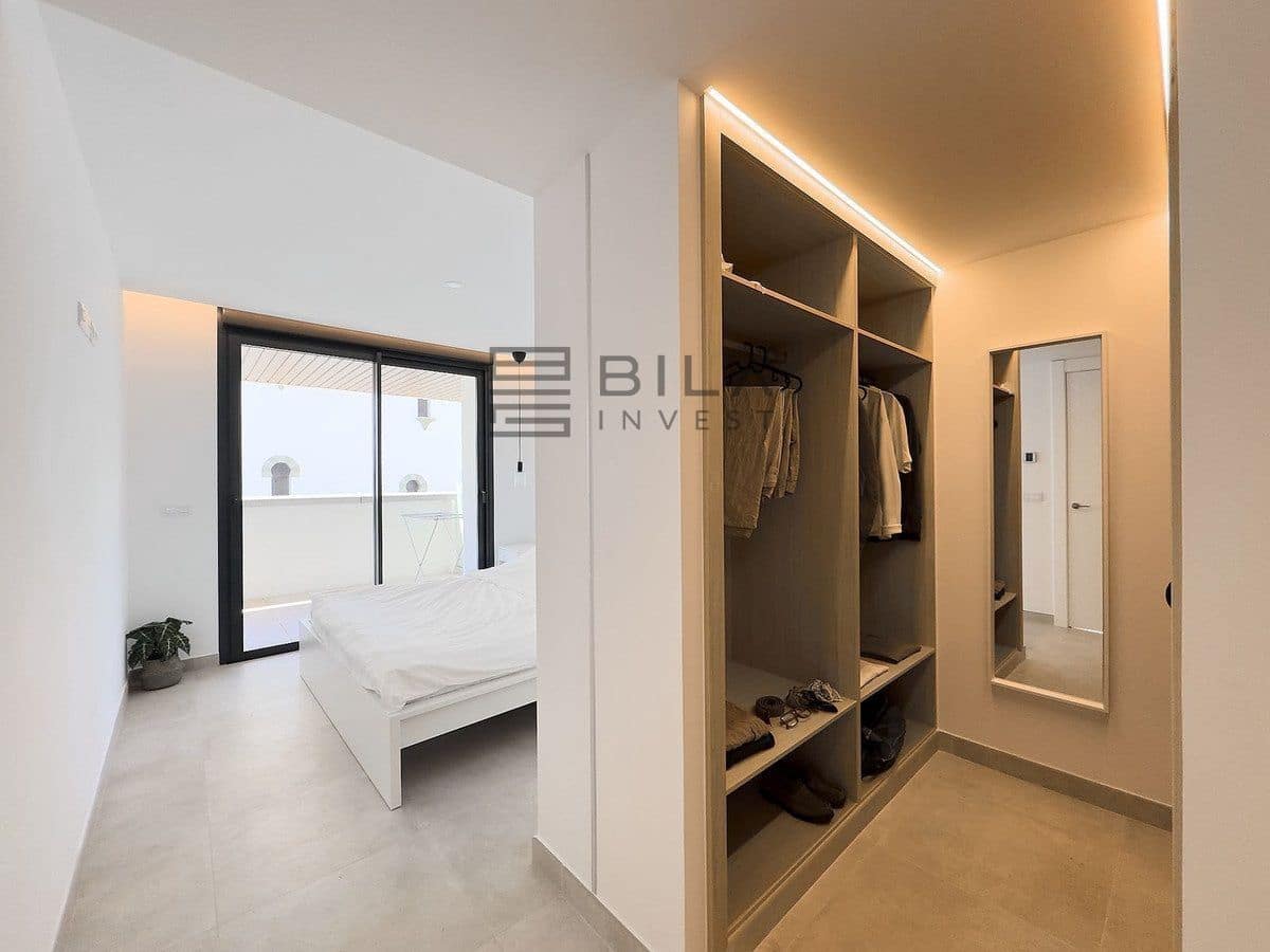2 bedroom Flat for sale in Fuengirola with pool garage - € 719,000 (Ref: 9868052)