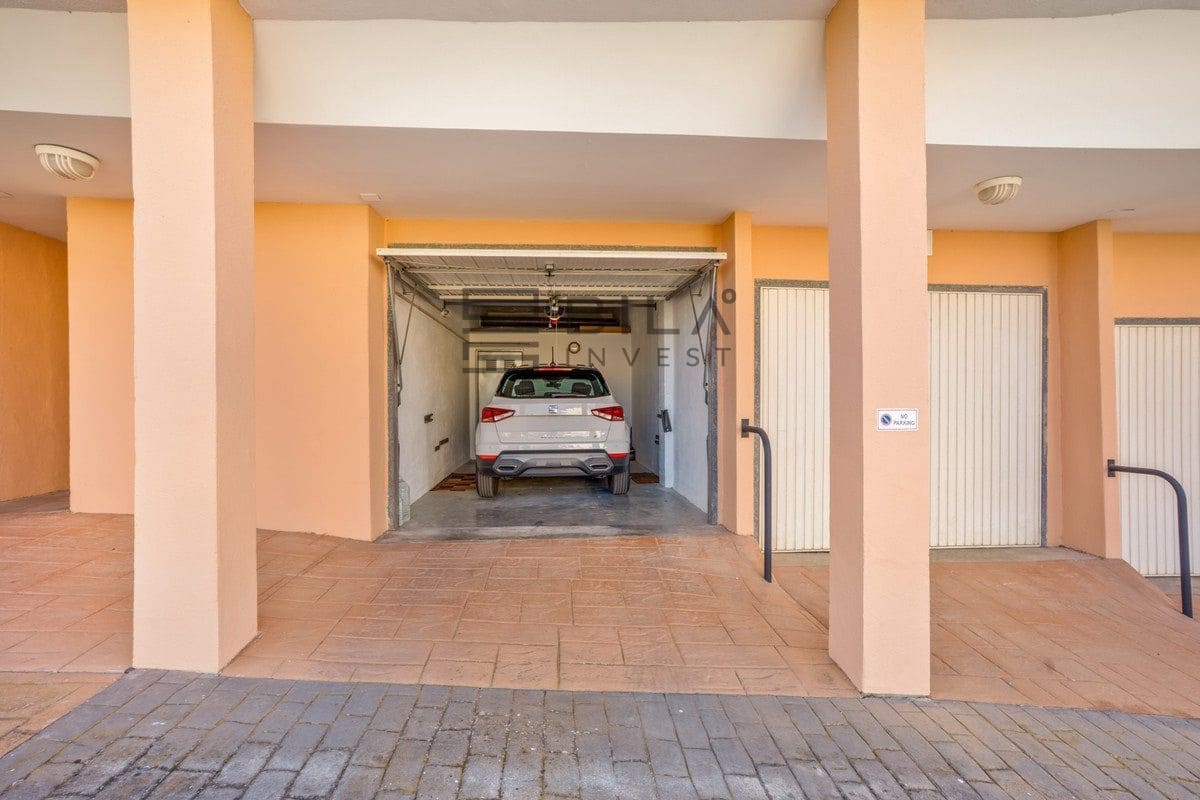 2 bedroom Flat for sale in Miraflores with pool garage - € 370,000 (Ref: 9868057)