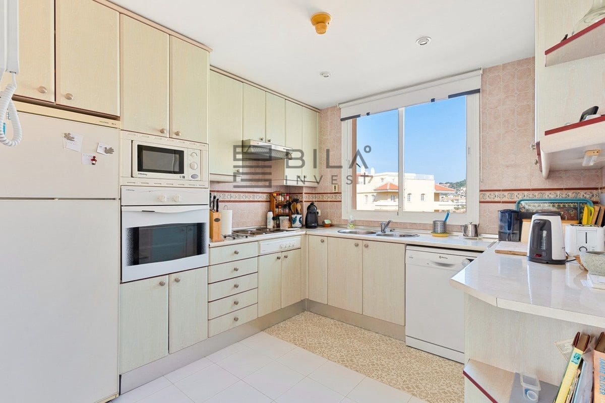 2 bedroom Flat for sale in Miraflores with pool garage - € 370,000 (Ref: 9868057)