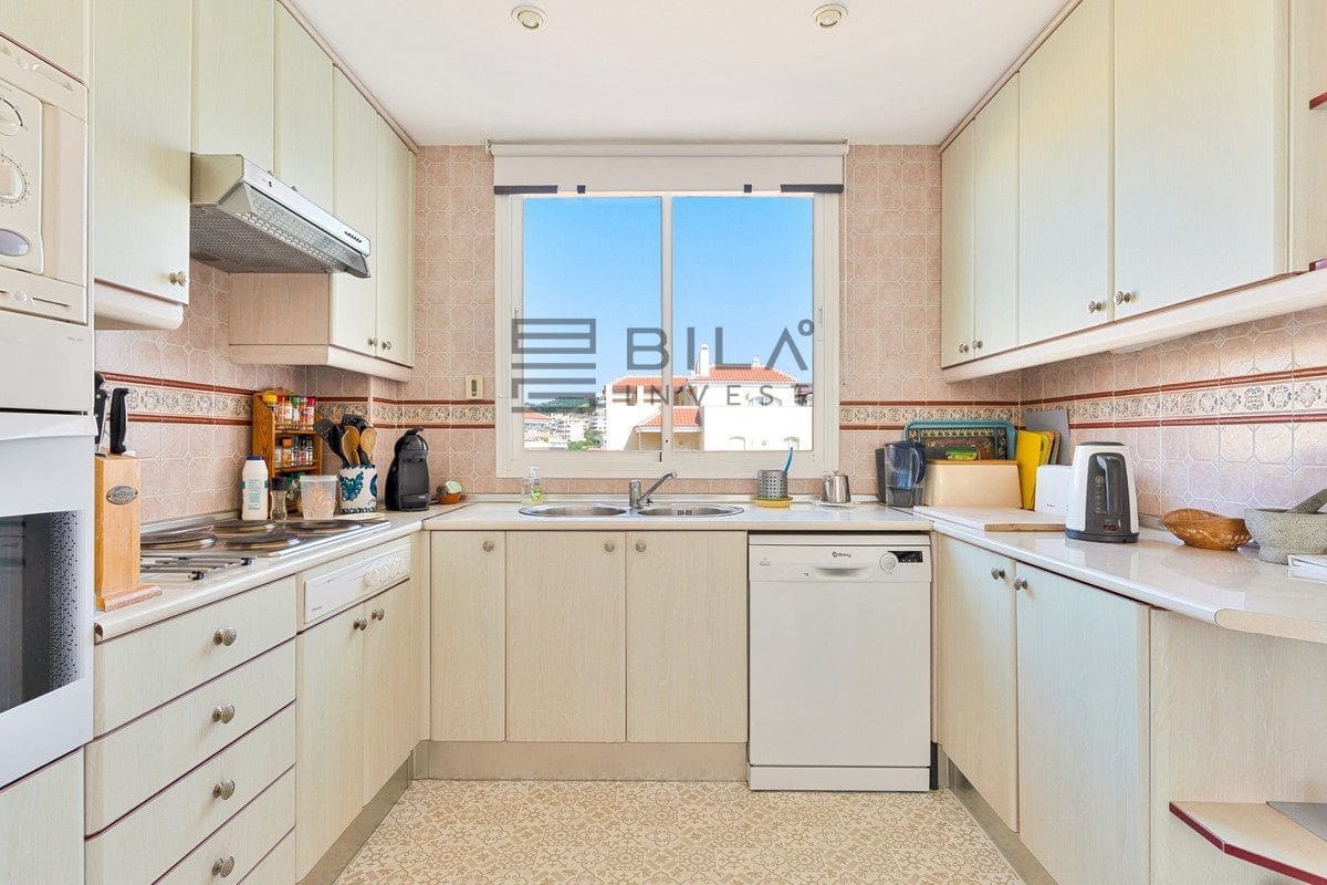 2 bedroom Flat for sale in Miraflores with pool garage - € 370,000 (Ref: 9868057)