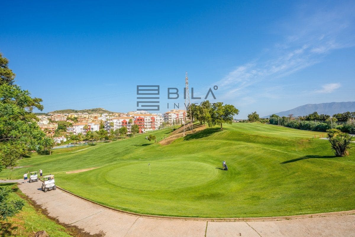 2 bedroom Flat for sale in Miraflores with pool garage - € 370,000 (Ref: 9868057)