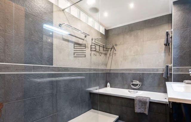 2 makuuhuone Asunto myytävänä paikassa Zona Puerto Deportivo, Fuengirola mukana 
autotalli - 630 000 € (Ref: 9872461)