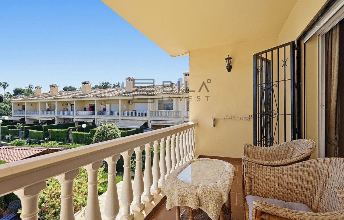 2 sypialnia Dom na sprzedaż w Torrequebrada z basenem garażem - 435 000 € (Ref: 9872463)