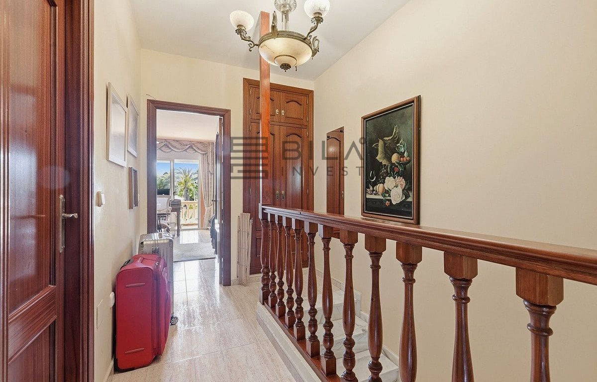 2 sypialnia Dom na sprzedaż w Torrequebrada z basenem garażem - 435 000 € (Ref: 9872463)