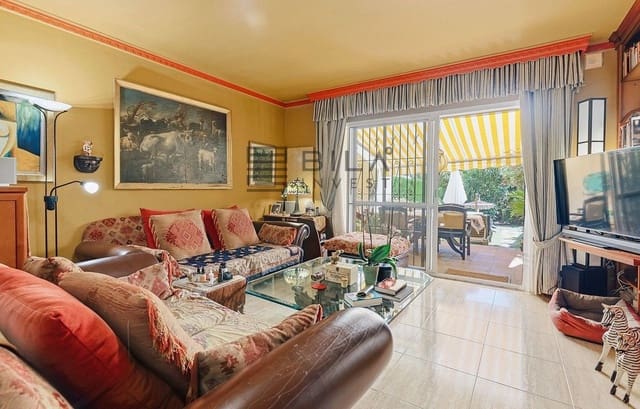 2 sypialnia Dom na sprzedaż w Hacienda Torrequebrada, Benalmádena z basenem garażem - 435 000 € (Ref: 9872463)
