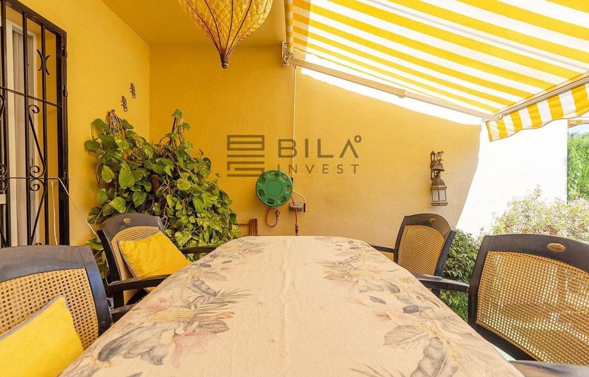 2 sypialnia Dom na sprzedaż w Torrequebrada z basenem garażem - 435 000 € (Ref: 9872463)