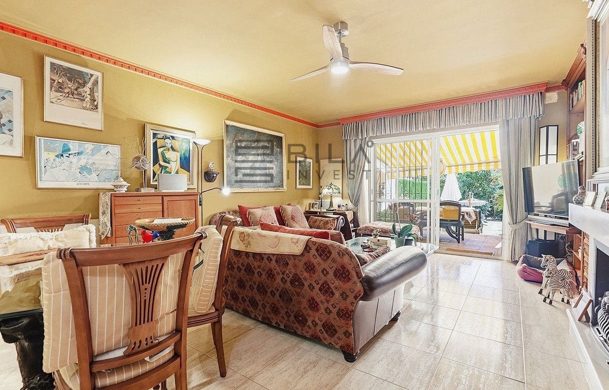 2 sypialnia Dom na sprzedaż w Torrequebrada z basenem garażem - 435 000 € (Ref: 9872463)