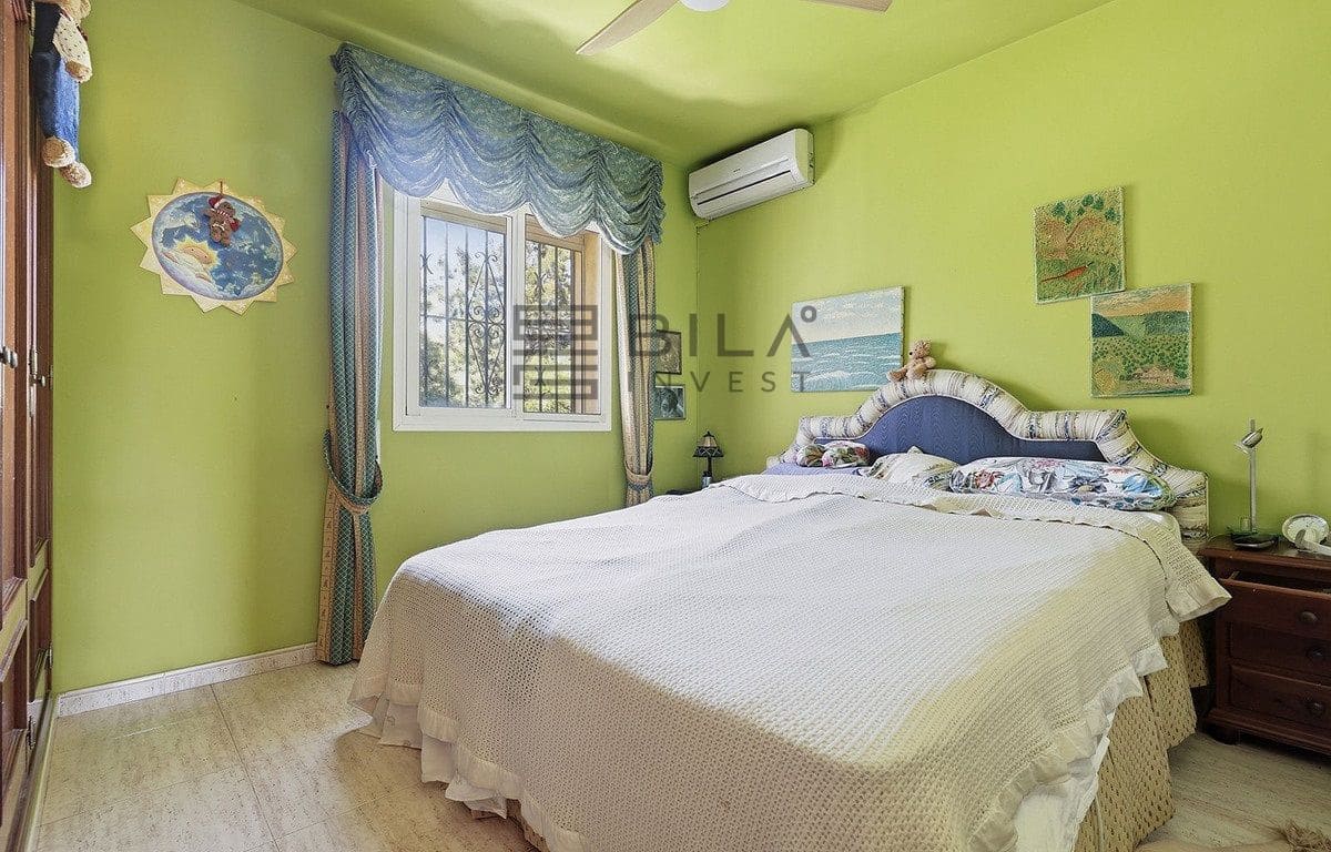 2 sypialnia Dom na sprzedaż w Torrequebrada z basenem garażem - 435 000 € (Ref: 9872463)