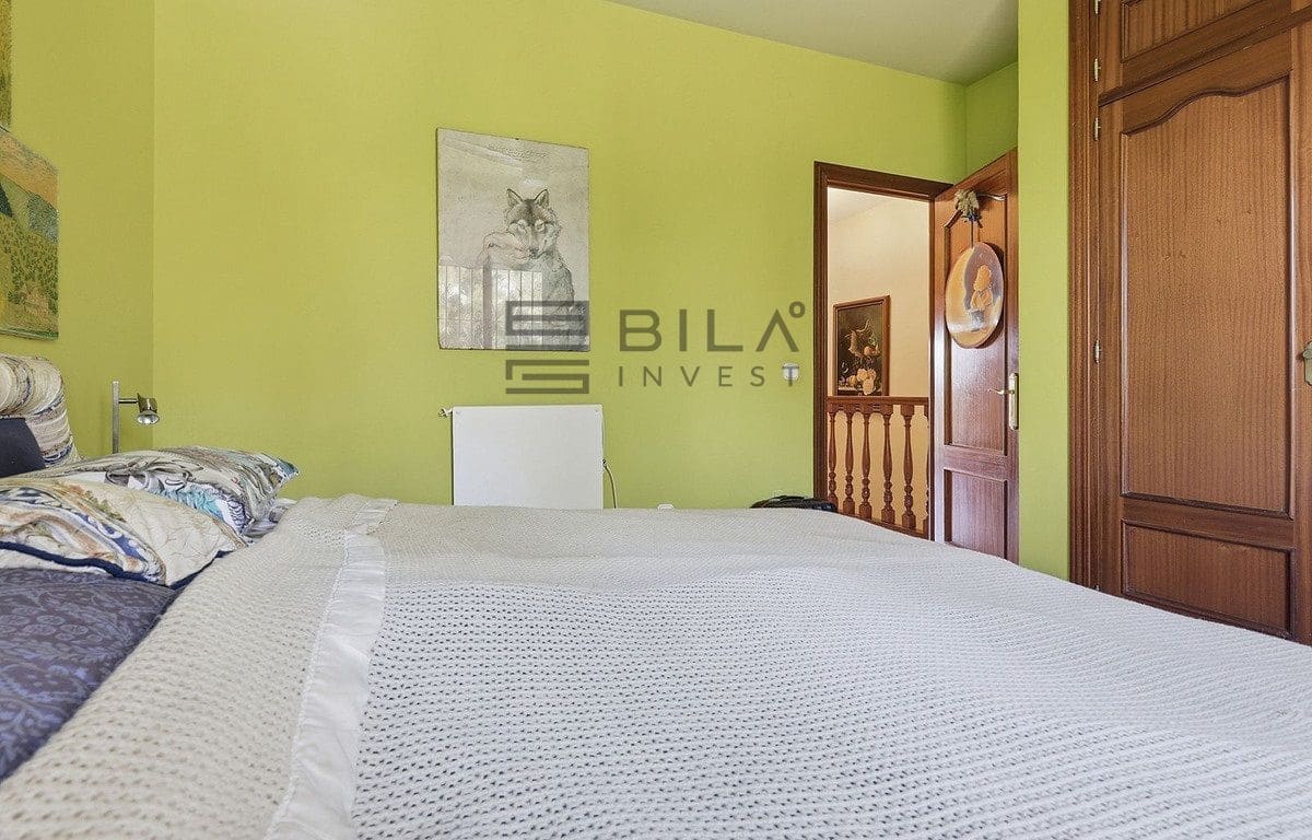 2 sypialnia Dom na sprzedaż w Torrequebrada z basenem garażem - 435 000 € (Ref: 9872463)