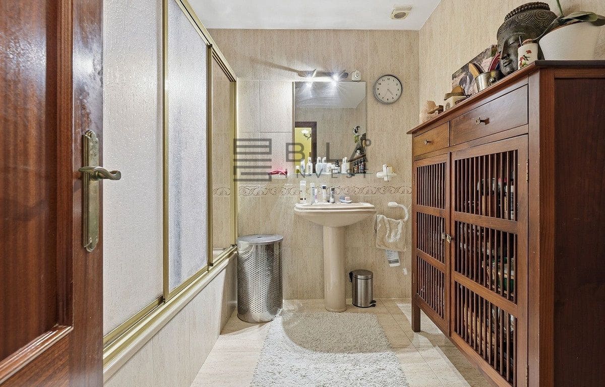 2 sypialnia Dom na sprzedaż w Torrequebrada z basenem garażem - 435 000 € (Ref: 9872463)
