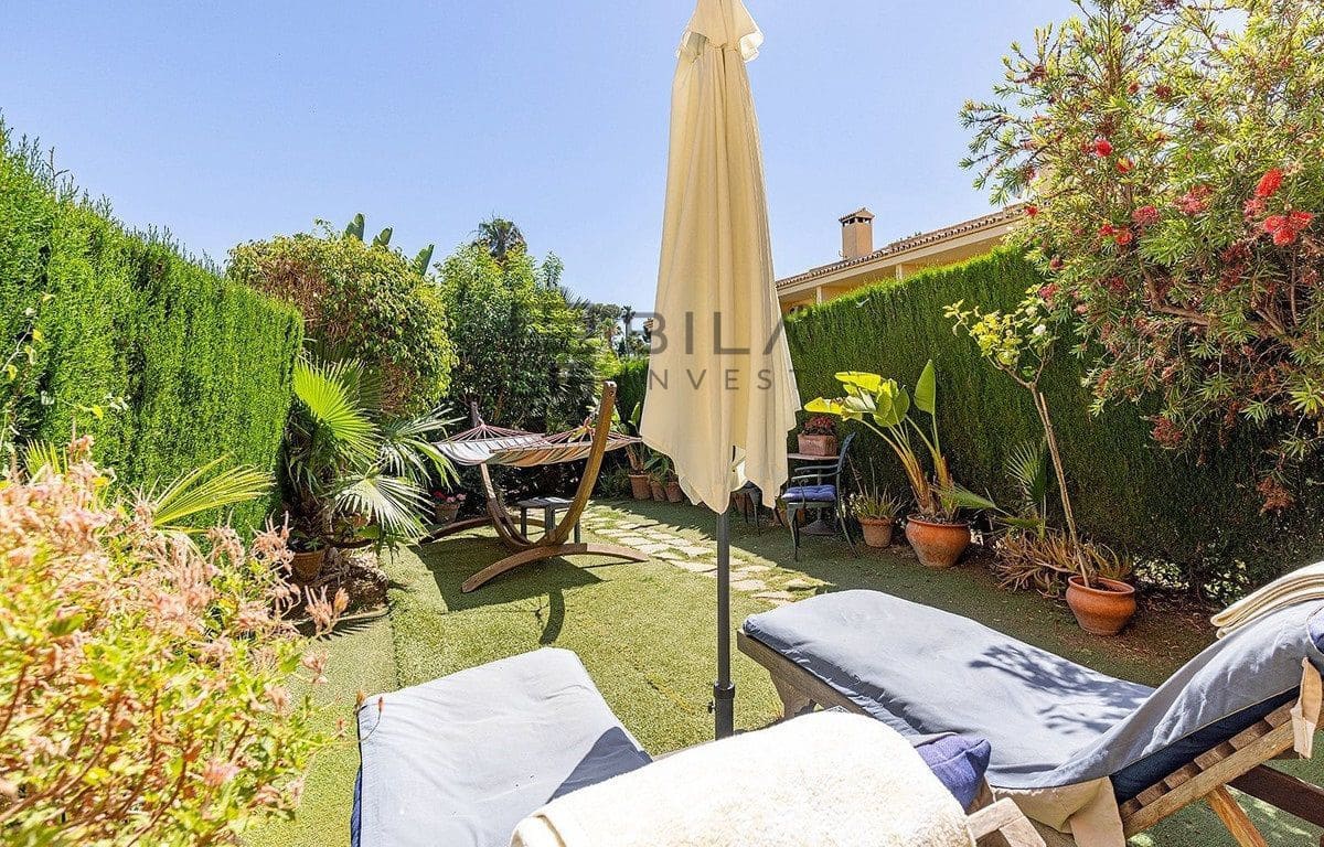 2 sypialnia Dom na sprzedaż w Torrequebrada z basenem garażem - 435 000 € (Ref: 9872463)
