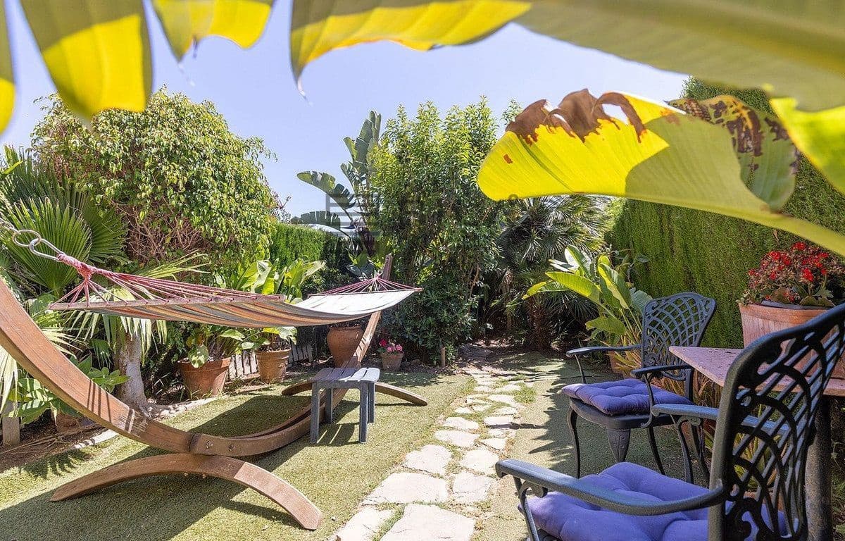 2 sypialnia Dom na sprzedaż w Torrequebrada z basenem garażem - 435 000 € (Ref: 9872463)