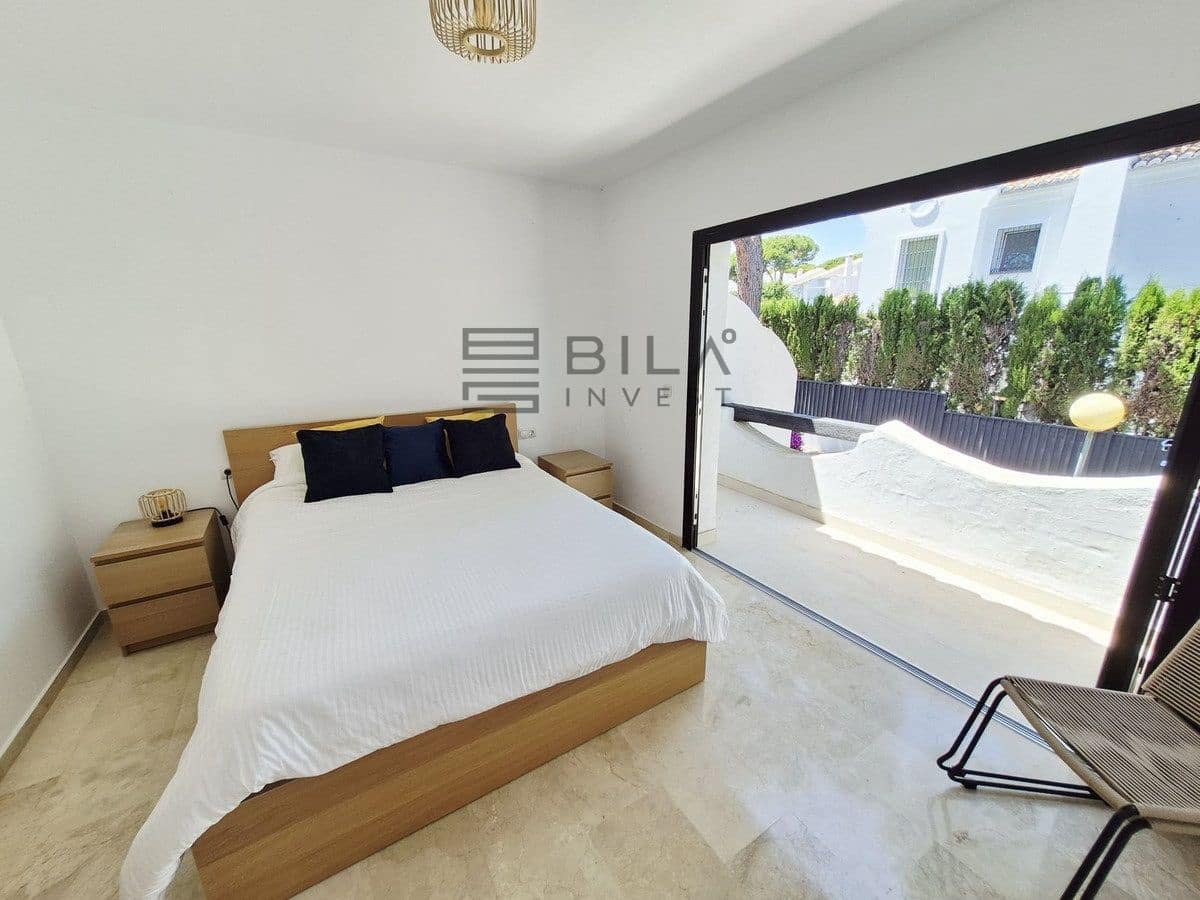 Casa de 2 habitaciones en Calahonda en venta con piscina - 450.000 € (Ref: 9880518)