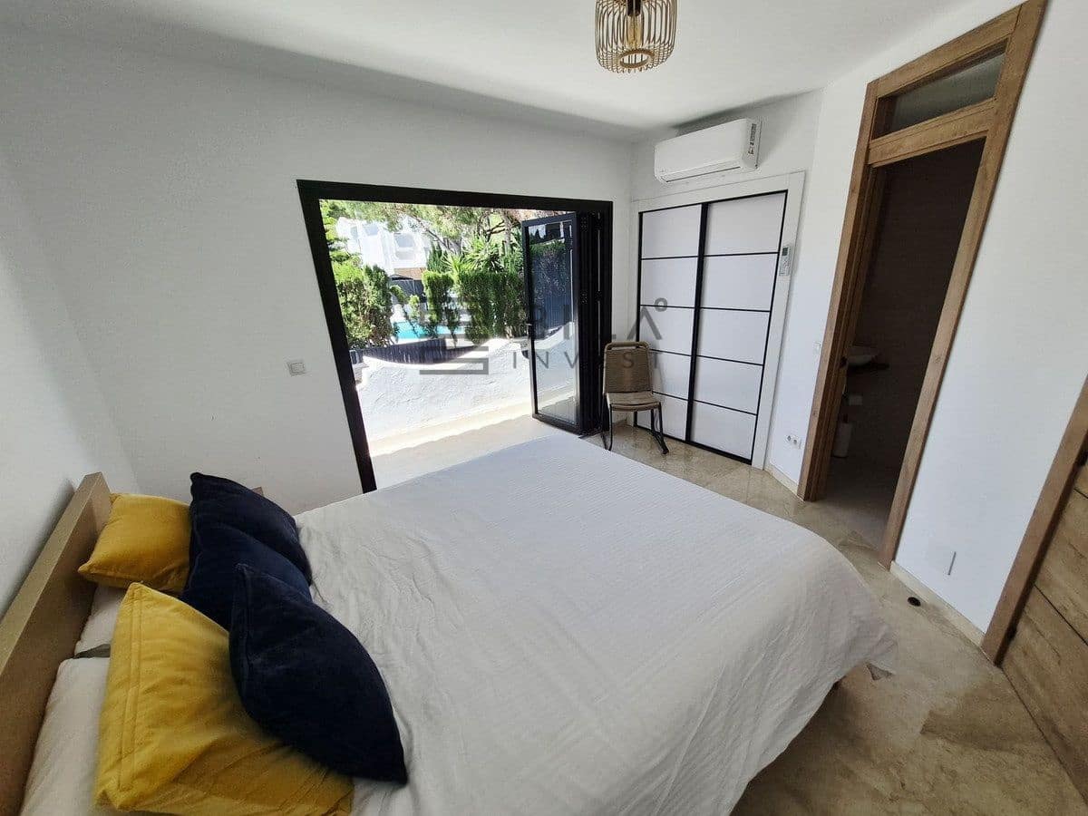 Casa de 2 habitaciones en Calahonda en venta con piscina - 450.000 € (Ref: 9880518)