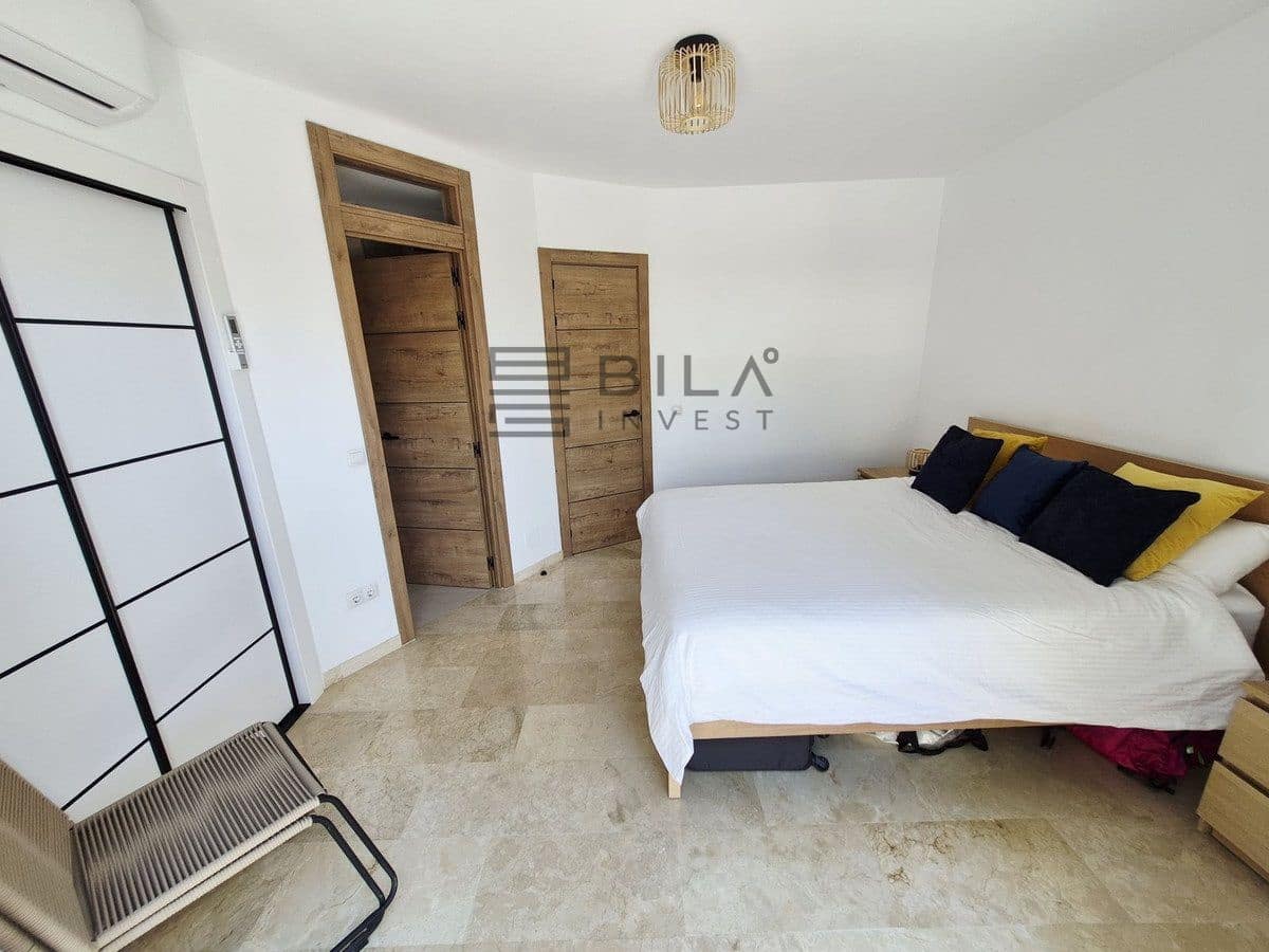 Casa de 2 habitaciones en Calahonda en venta con piscina - 450.000 € (Ref: 9880518)