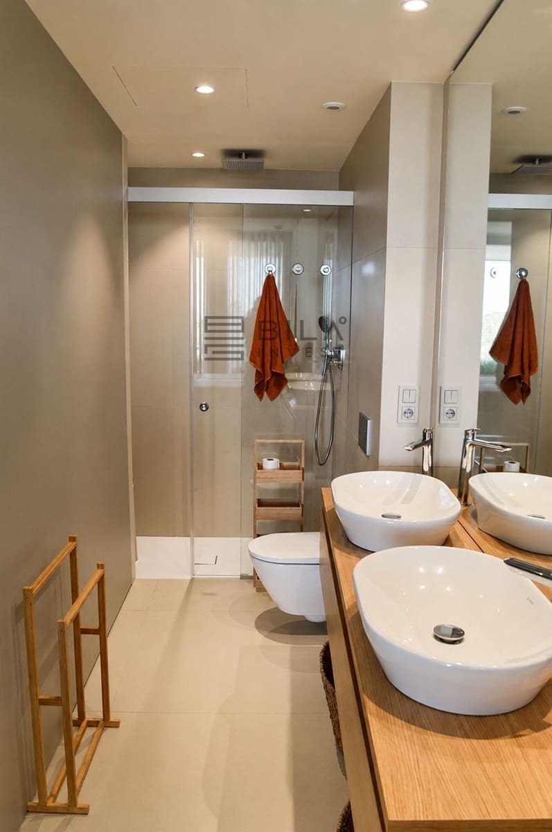 2 soverom Leilighet til salgs i Fuengirola med svømmebasseng garasje - € 685 000 (Ref: 9891282)