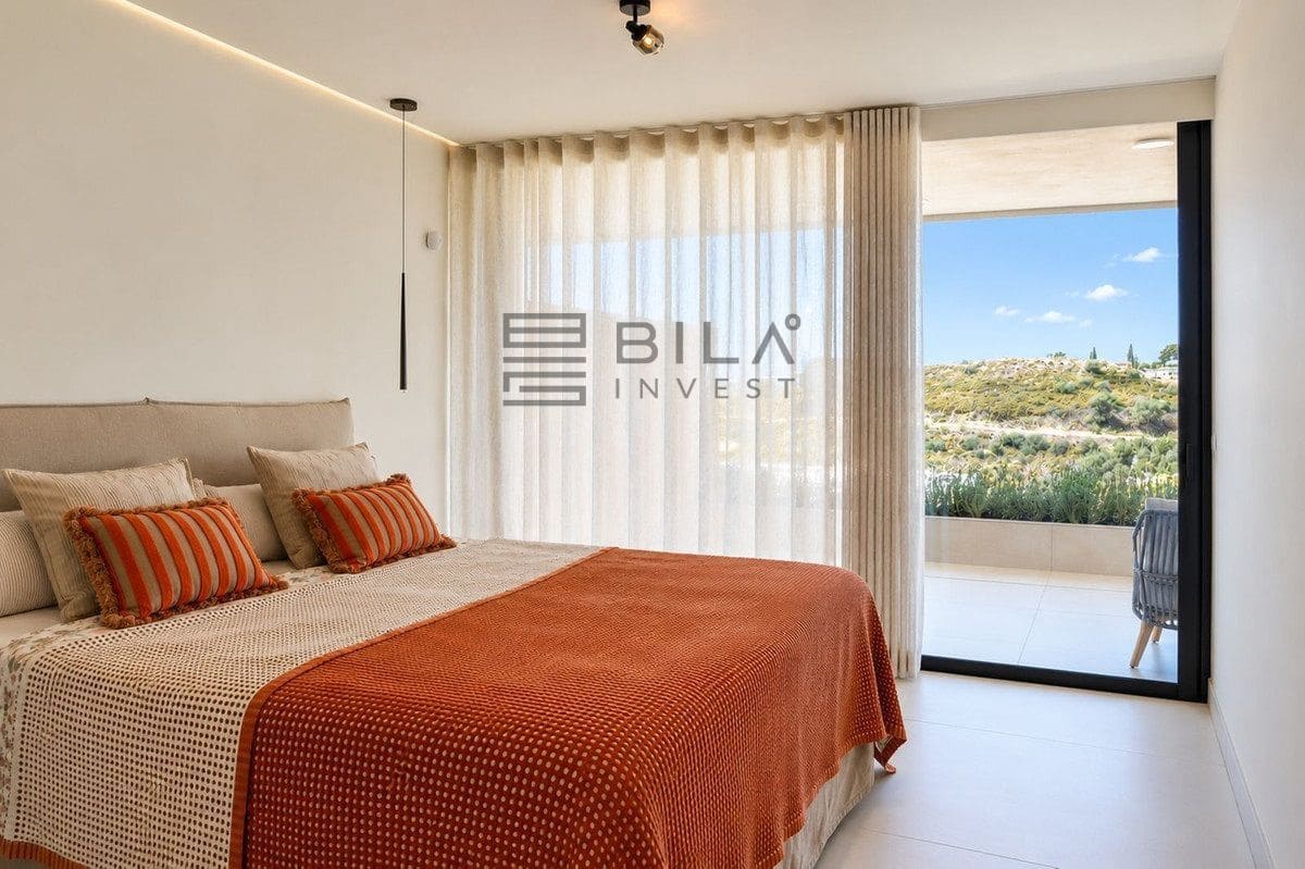 2 soverom Leilighet til salgs i Fuengirola med svømmebasseng garasje - € 685 000 (Ref: 9891282)