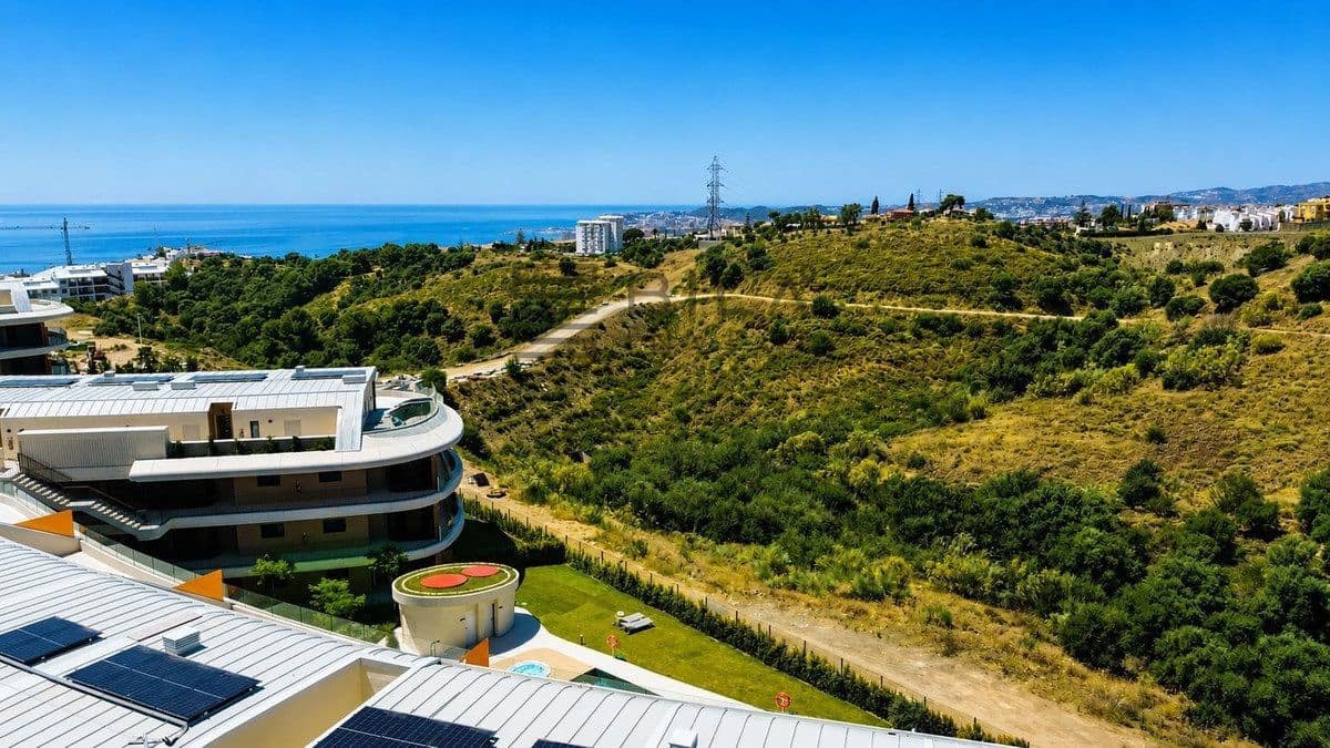 2 soverom Leilighet til salgs i Fuengirola med svømmebasseng garasje - € 685 000 (Ref: 9891282)