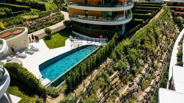 2 soverom Leilighet til salgs i El Higuerón, Fuengirola med svømmebasseng garasje - € 685 000 (Ref: 9891282)