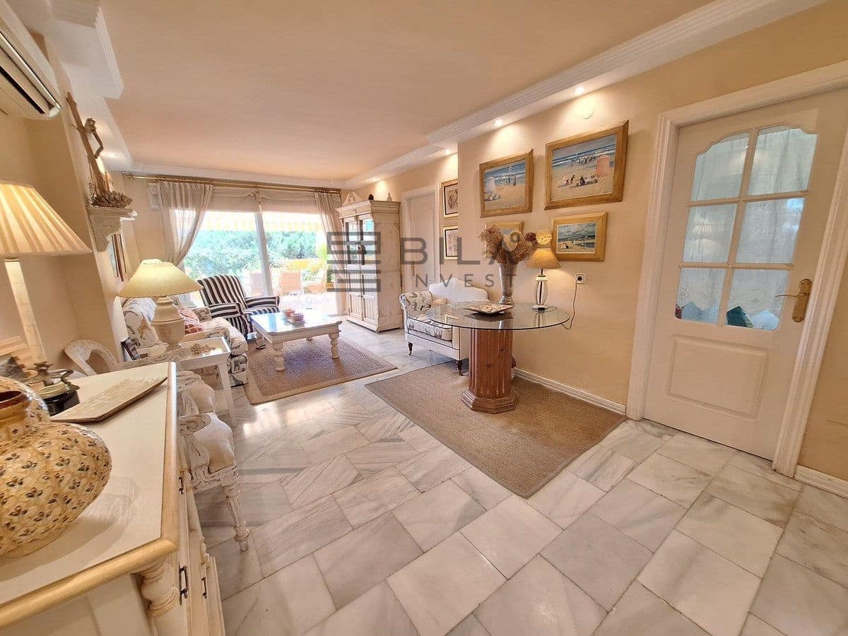 2 soveværelse Penthouse til salg i Elviria med swimmingpool - € 599.000 (Ref: 9891284)