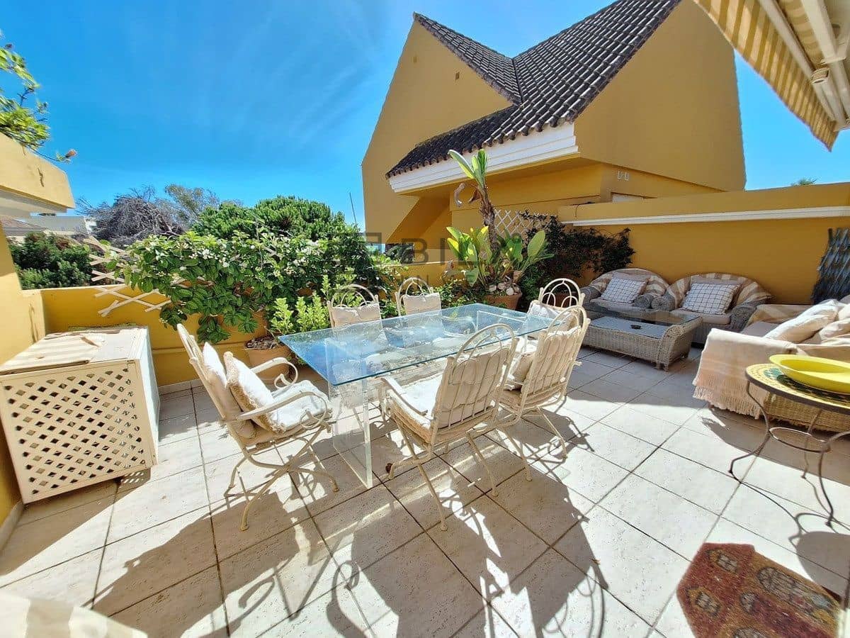 2 soveværelse Penthouse til salg i Elviria med swimmingpool - € 599.000 (Ref: 9891284)