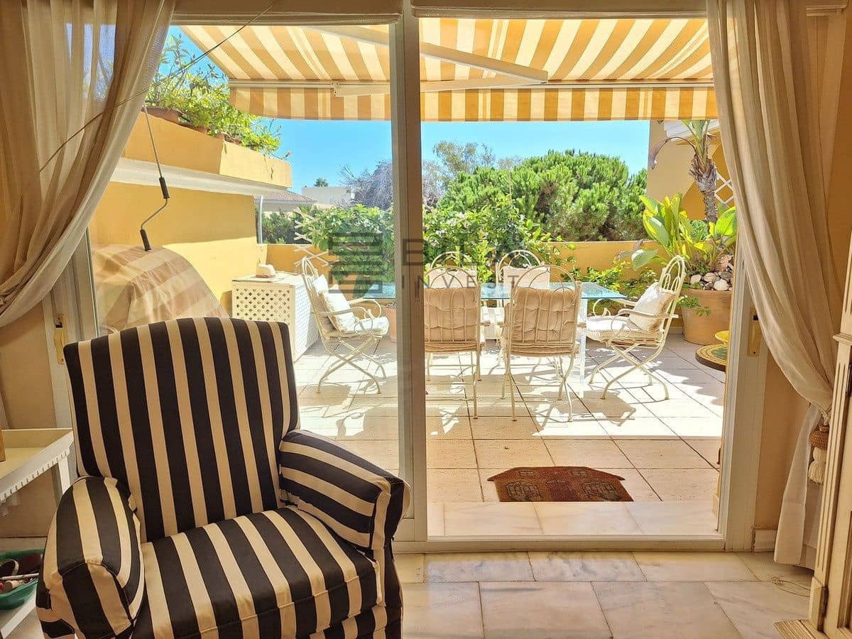 2 soveværelse Penthouse til salg i Elviria med swimmingpool - € 599.000 (Ref: 9891284)
