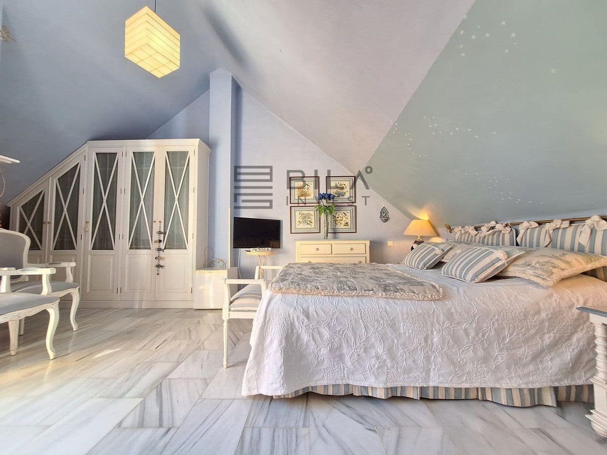 2 soveværelse Penthouse til salg i Elviria med swimmingpool - € 599.000 (Ref: 9891284)