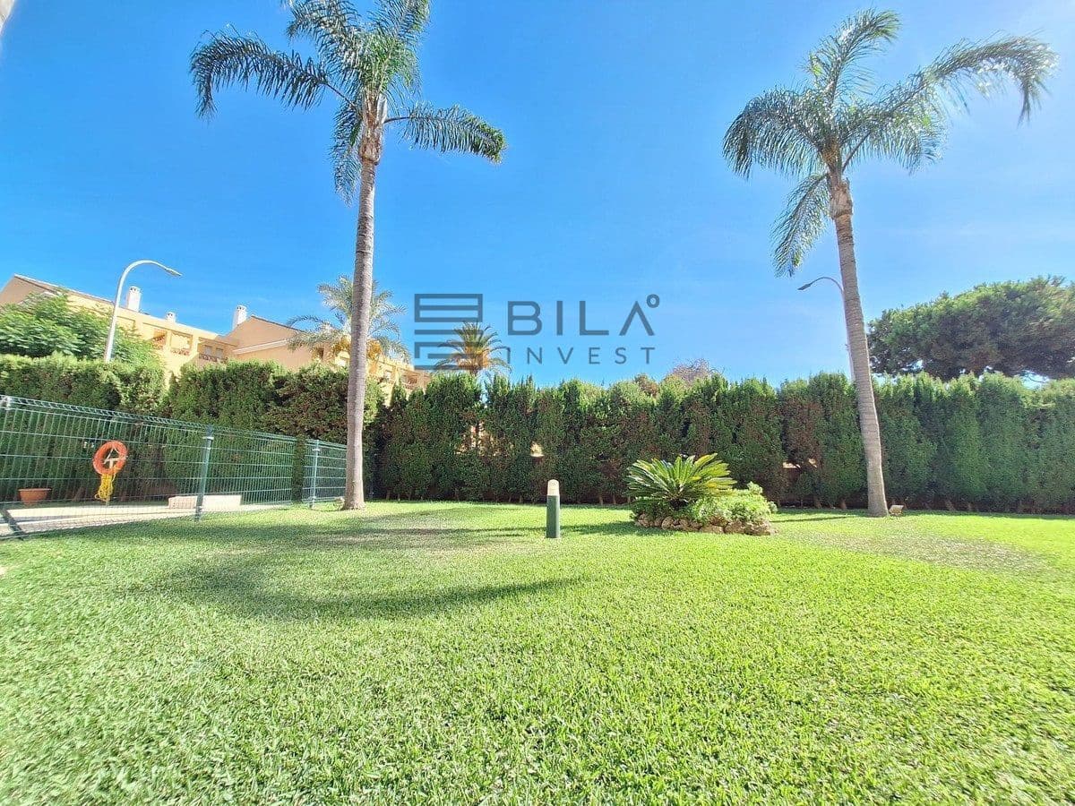2 soveværelse Penthouse til salg i Elviria med swimmingpool - € 599.000 (Ref: 9891284)