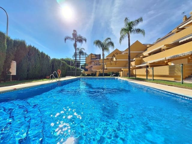 2 soveværelse Penthouse til salg i Elviria, Marbella med swimmingpool - € 599.000 (Ref: 9891284)