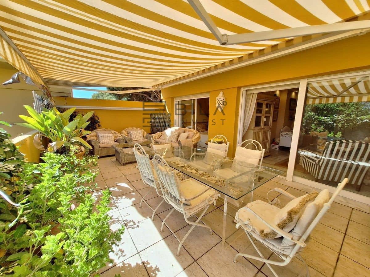 2 soveværelse Penthouse til salg i Elviria med swimmingpool - € 599.000 (Ref: 9891284)