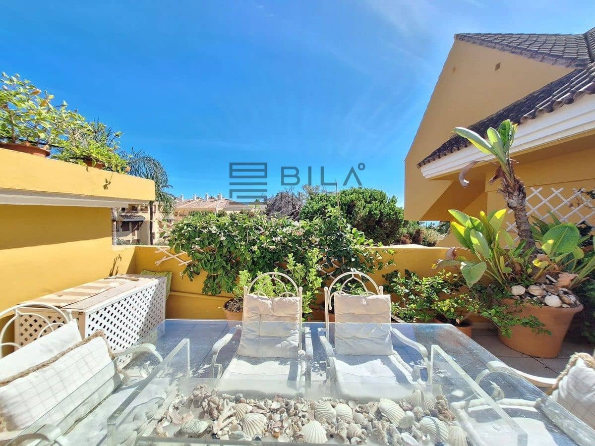 2 soveværelse Penthouse til salg i Elviria med swimmingpool - € 599.000 (Ref: 9891284)
