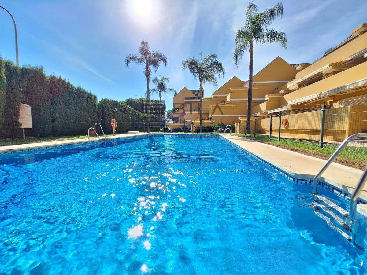 2 soveværelse Penthouse til salg i Elviria med swimmingpool - € 599.000 (Ref: 9891284)