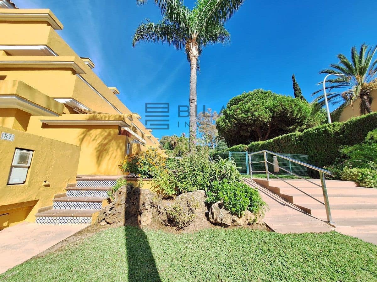 2 soveværelse Penthouse til salg i Elviria med swimmingpool - € 599.000 (Ref: 9891284)
