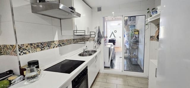 4 soverom Leilighet til salgs i Castillo Sohail, Fuengirola med svømmebasseng garasje - € 450 000 (Ref: 9891285)