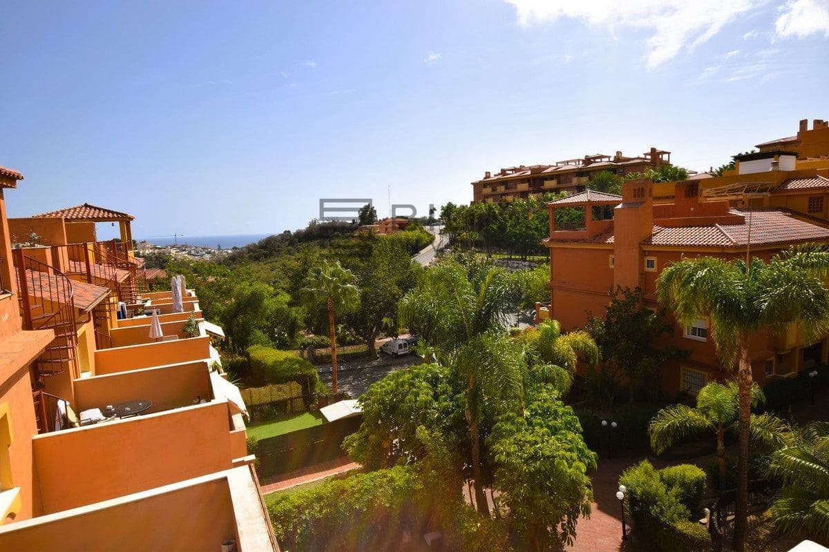 2 soverom Penthouse til salgs i La Reserva med svømmebasseng - € 329 000 (Ref: 9891429)