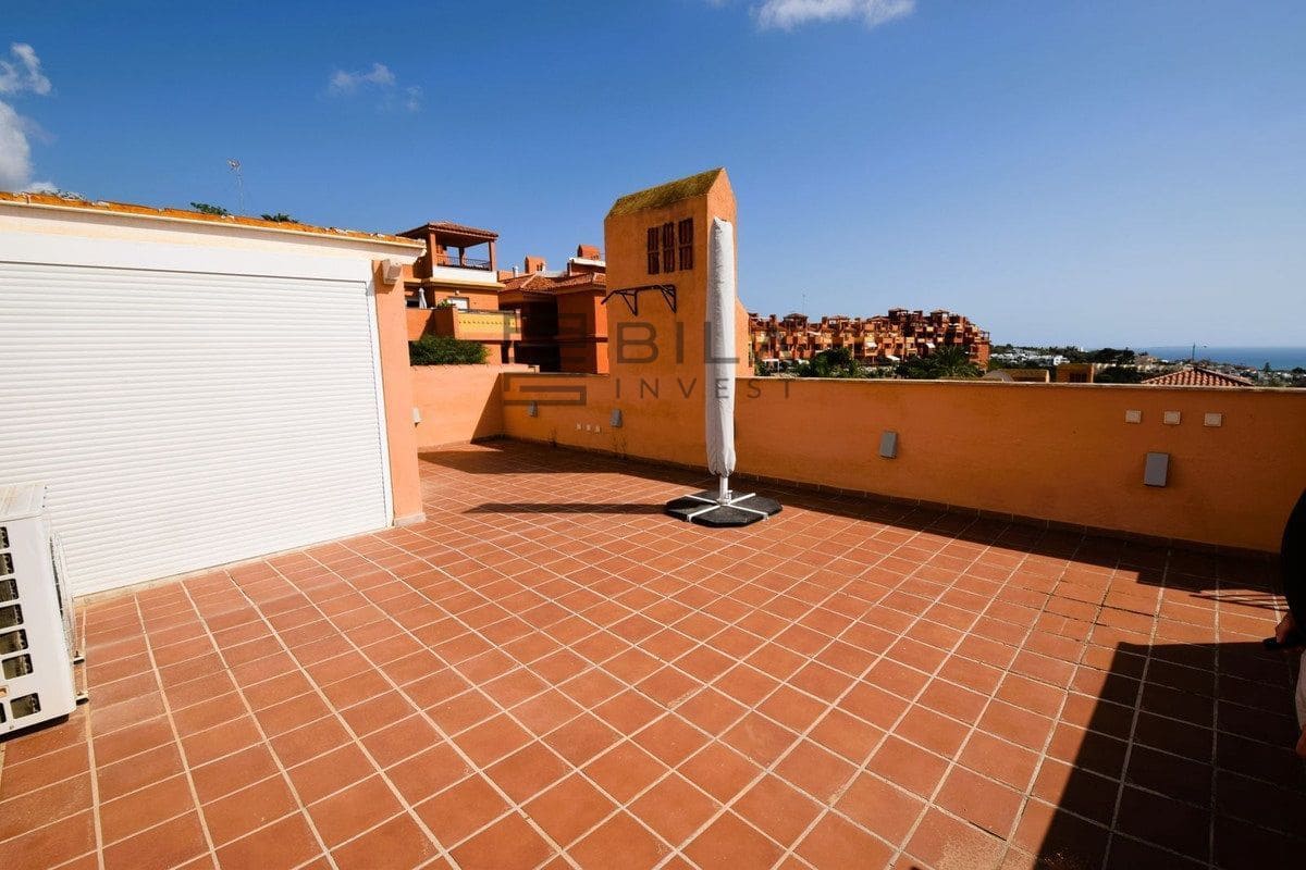 2 soverom Penthouse til salgs i La Reserva med svømmebasseng - € 329 000 (Ref: 9891429)