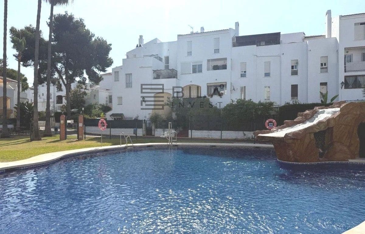 3 soveværelse Penthouse til salg i Elviria med swimmingpool - € 400.000 (Ref: 9891430)