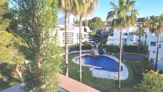 3 soveværelse Penthouse til salg i Elviria, Marbella med swimmingpool - € 400.000 (Ref: 9891430)