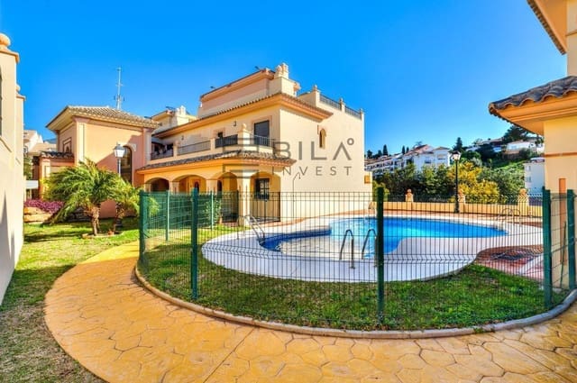 3 bedroom Townhouse for sale in Los Pacos, Fuengirola with pool garage - € 519,000 (Ref: 9893290)