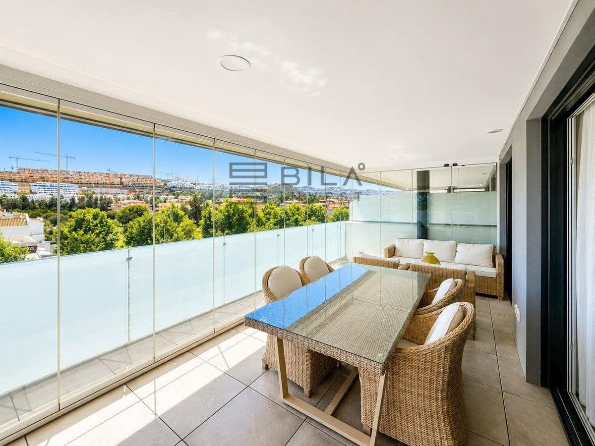 3 slaapkamer Flat te koop in La Cala de Mijas met zwembad garage - € 690.000 (Ref: 9893292)