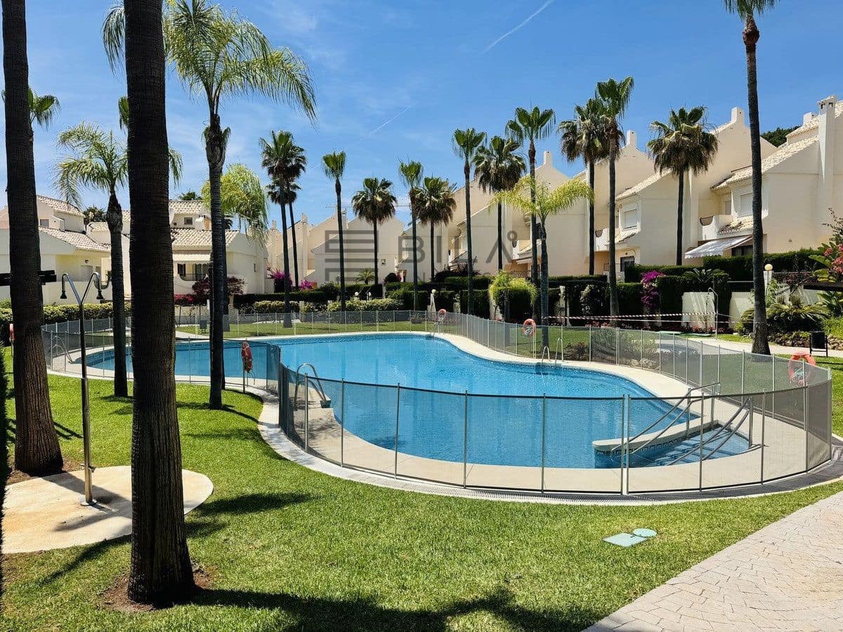 3 Zimmer Haus zu verkaufen in Costabella mit Pool Garage - 790.000 € (Ref: 9893293)