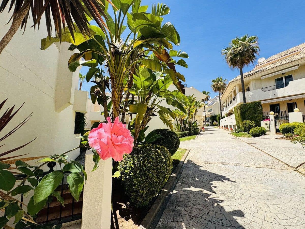 3 Zimmer Haus zu verkaufen in Costabella mit Pool Garage - 790.000 € (Ref: 9893293)